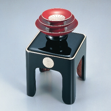 木杯（一組台付・菊紋）の画像