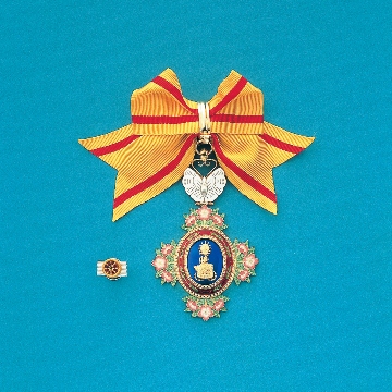 宝冠白蝶章の画像