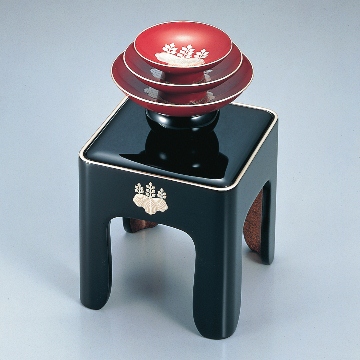 木杯（一組台付・桐紋）の画像