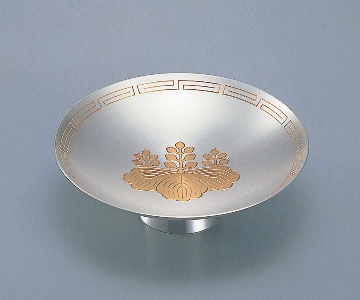 銀杯（桐紋）の画像